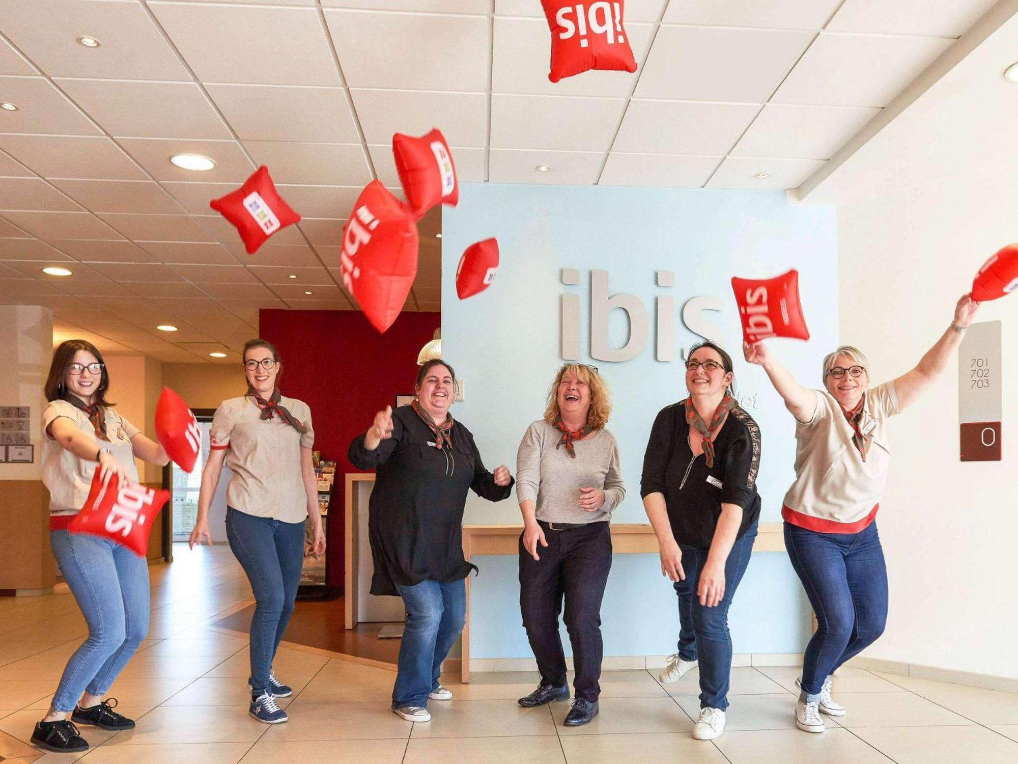 ホテル Ibis ショレ エクステリア 写真